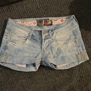 Adorable jean shorts